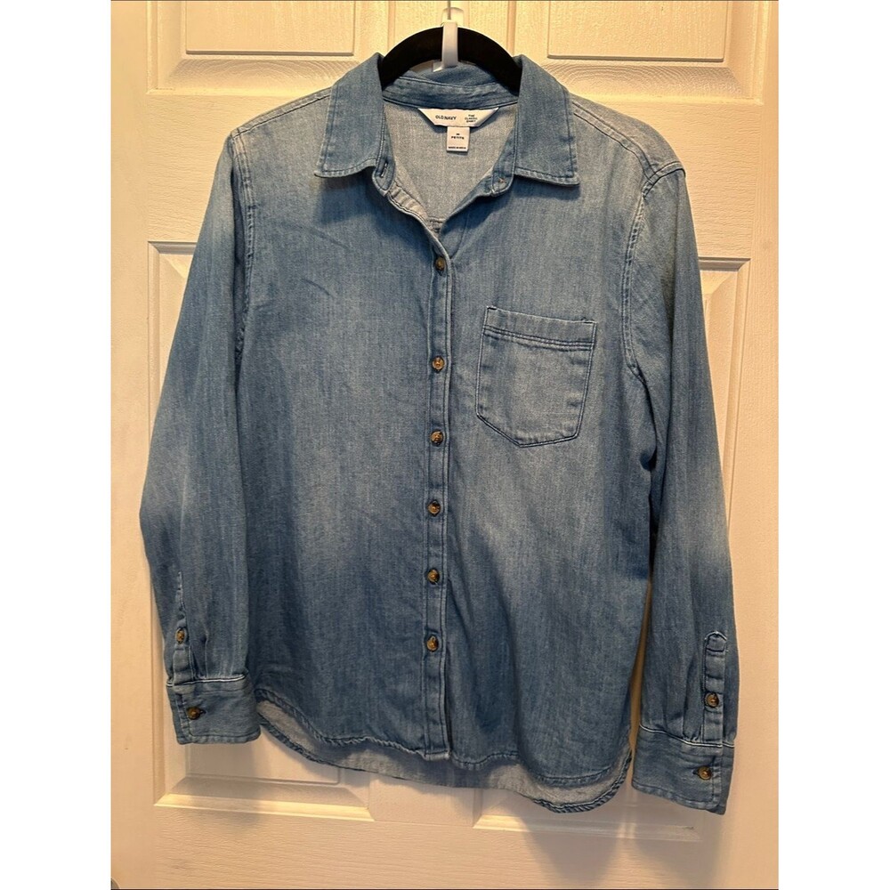 Old Navy Medium Blue Denim The Classic Button-Down Shirt Size MP Chambray